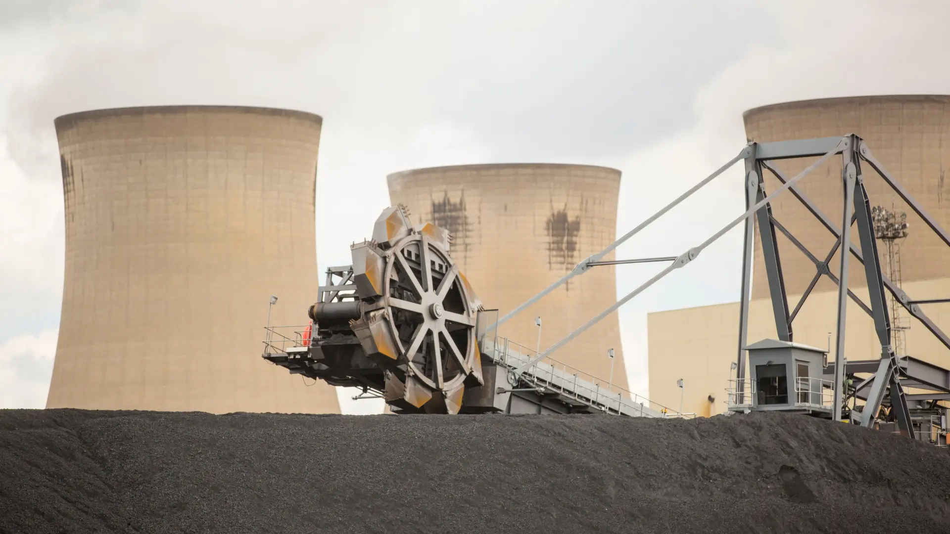 Coal stock piles at Drax power station